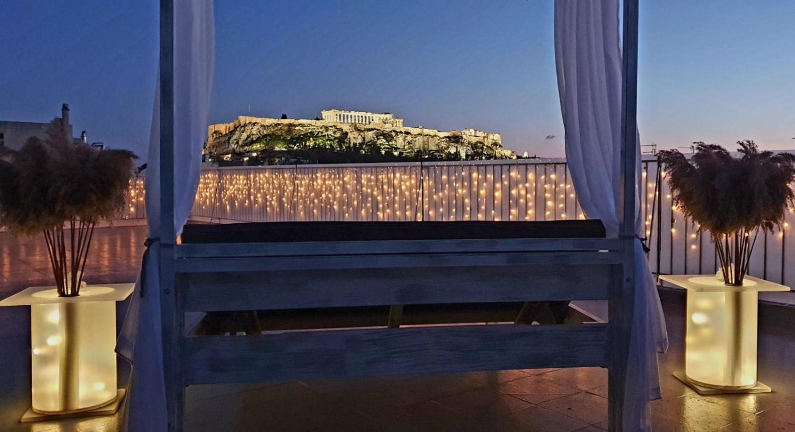 Acropolis View In The Heart Of Monastiraki Athen